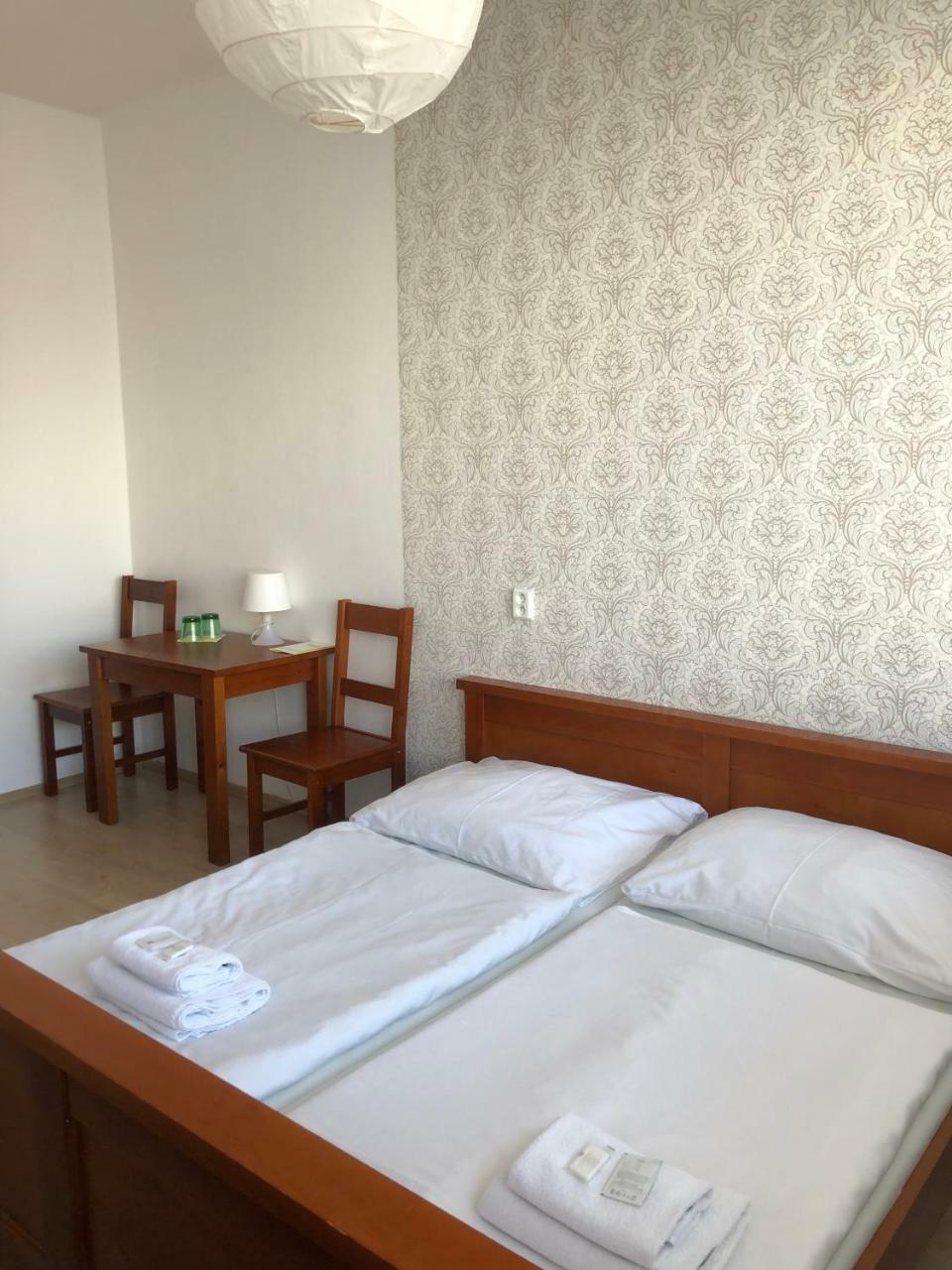 Hotel Ondras Zlín Exteriör bild