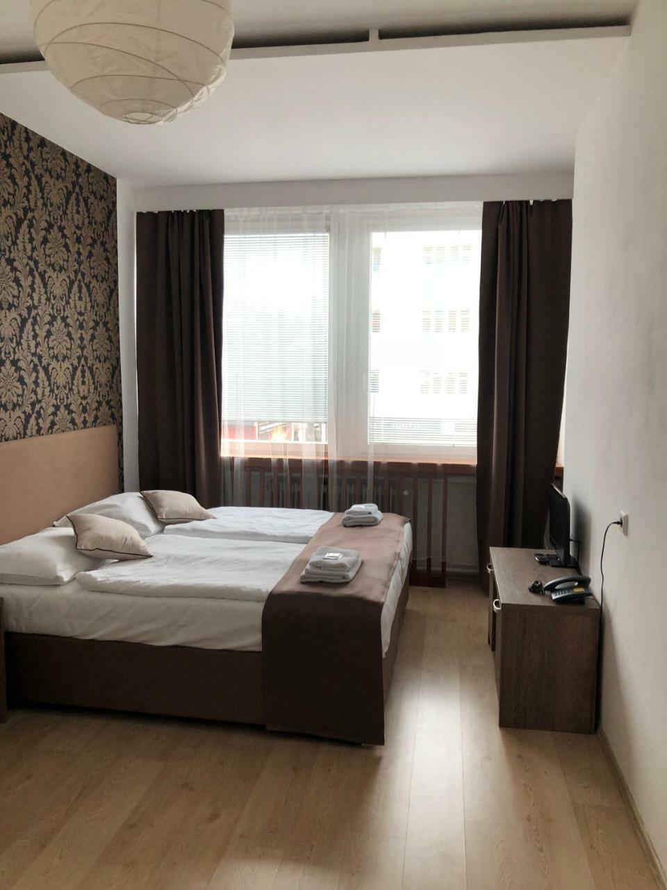 Hotel Ondras Zlín Exteriör bild