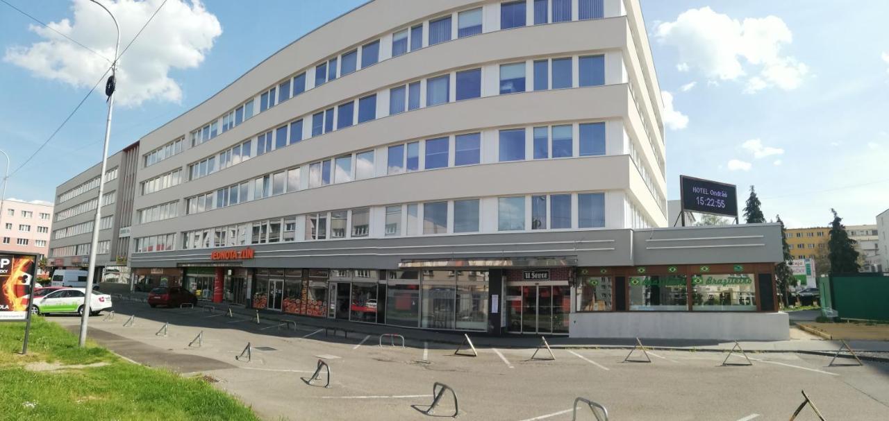Hotel Ondras Zlín Exteriör bild