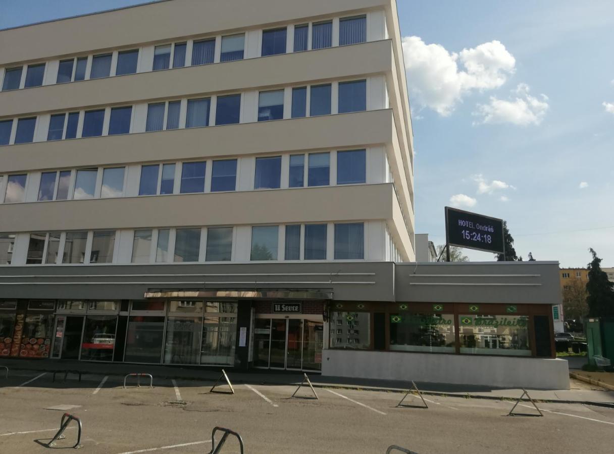 Hotel Ondras Zlín Exteriör bild